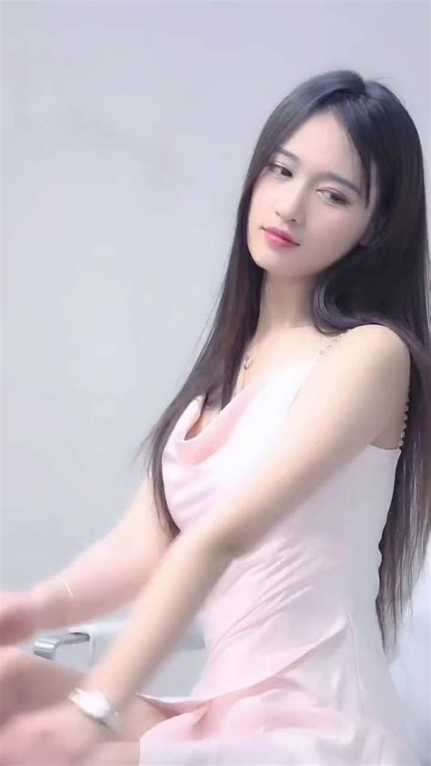 半裸小姐姐壁纸图片