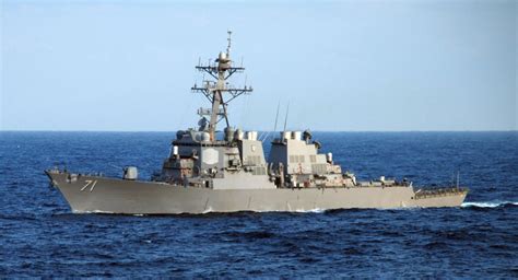 宙斯盾驱逐舰高清图，阿利·伯克级已服役67艘，美国海军目标89艘