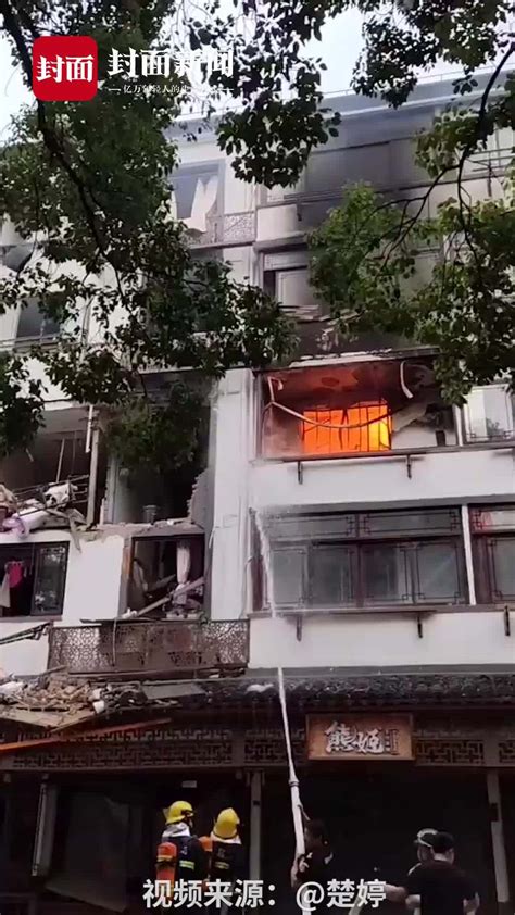上海一居民楼液化气钢瓶泄漏发生爆炸 已致2死4伤_新浪新闻