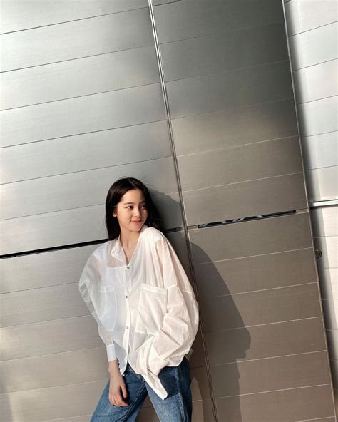 欧阳娜娜的赤脚图片