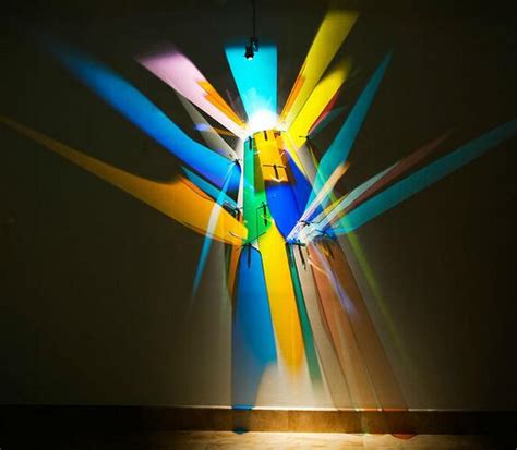 这些五光十色的画，是这个人对于光的执着_ 艺术中国