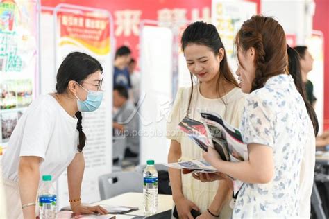 江西宜春：就业服务进校园-人民图片网