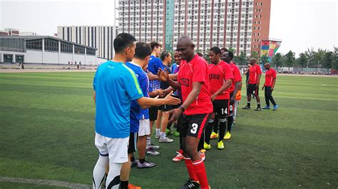 第一届中国青少年足球联赛正式启动，3000余名师生和家长参与仪式-直播吧zhibo8.cc