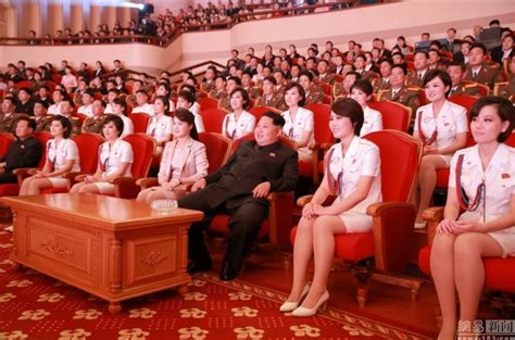 朝鲜牡丹峰乐团结束排练回到酒店休息_新闻频道_中国青年网