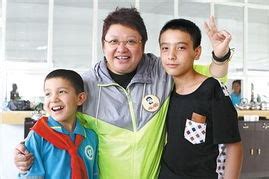 【图】韩红儿子的父亲是谁？ 韩红领养潘子灏近照及父母是做什么的(3)_大陆星闻_明星-超级明星