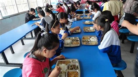 北京教委：杜绝在校就餐浪费 将提高学校食堂供餐比例_教育_腾讯网