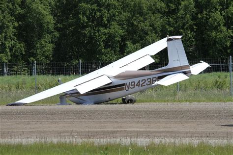 两架飞机在阿拉斯加上空相撞 一架坠河飞行员死亡 - 航空安全 - 航空圈——航空信息、大数据平台