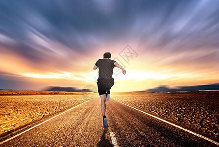 公路上奔跑运动员图片素材-正版创意图片500816721-摄图网
