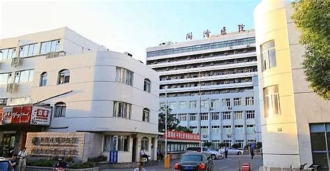 武汉同济医院11名重症新冠肺炎患者治愈出院