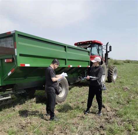 融通农发哈尔滨区域公司农机服务队开展跨区作业