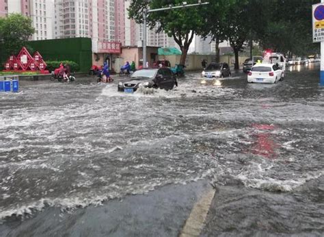 南方多省遭暴雨袭击 多地市内行车如开船(组图) - 青岛新闻网
