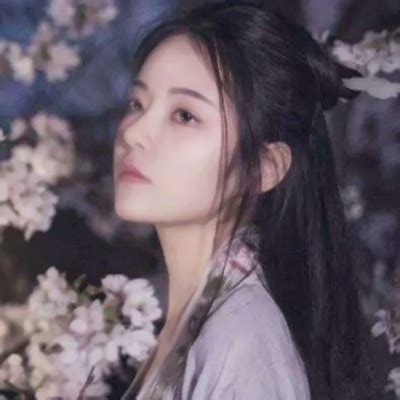 女生古装头像温柔真人