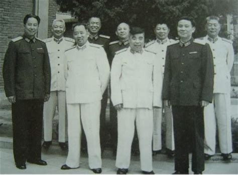 上将中有五位姓王的开国上将，而成就最大却是他，官至副总理