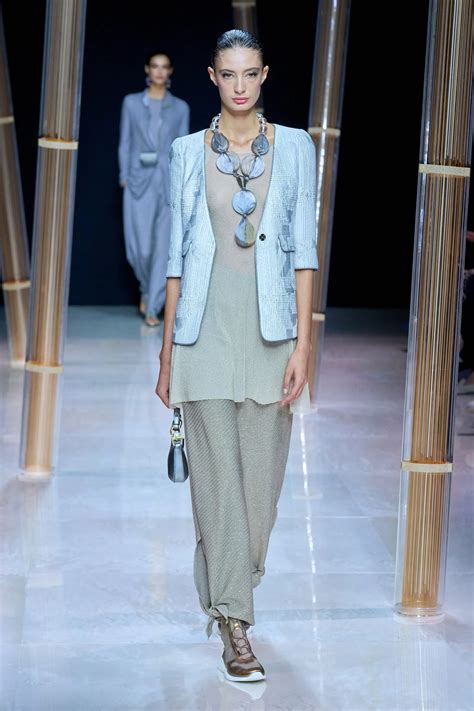 米兰时装周| Giorgio Armani 2023春夏系列-服装米兰时装周-CFW服装设计网手机版
