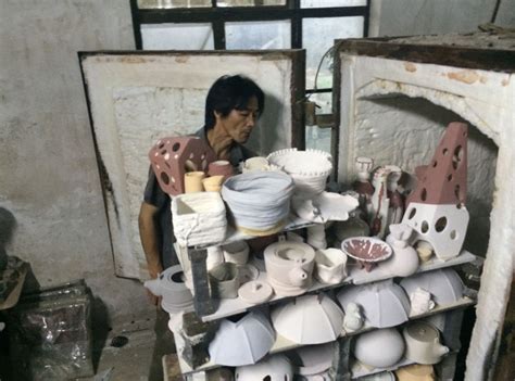 陶艺家的工作环境及制作过程