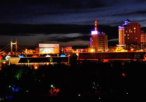 【克拉玛依夜景--1摄影图片】穿城河风光摄影_言章_太平洋电脑网摄影部落