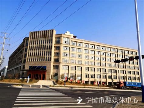 市政务服务中心优化实体政务大厅开启“一站式”功能_审批