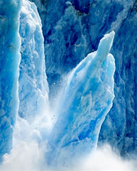 [图文] ****** 摄影师镜头里冰川融化坍塌的瞬间纪录 ****** [分享] - 科学探索 - 华声论坛