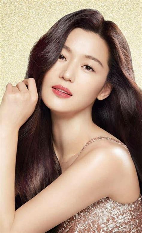 韩国最美十大女星排行榜，宋慧乔垫底，全智贤未上榜，第一名如今是全民女神