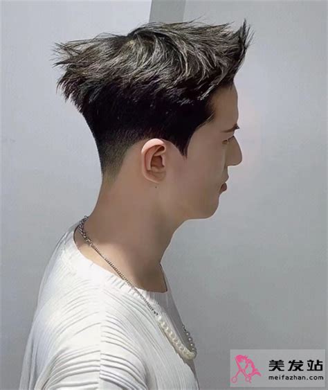 男士平头清爽发型图片