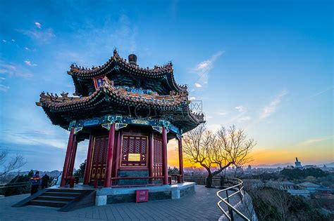 北京旅游景点排名前十，写出两个北京两个旅游景点