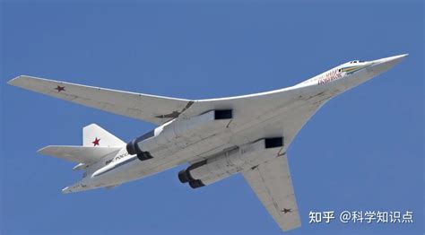 中国最强轰炸机首飞，有一性能远超美国B2