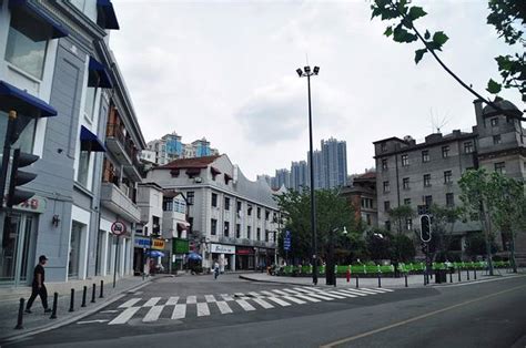 江汉路步行街一角高清图片下载-正版图片500935197-摄图网