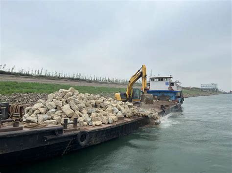 汕头市龙湖区海湾大桥西侧海堤护岸抛石工程项目通过竣工验收