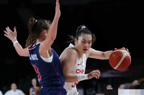 中国女篮26分优势击败劲敌比利时，小组第二晋级八强