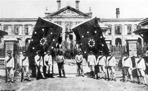 历史上的今天9月1日_1917年护法之役：孙中山被非常国会选为军政府大元帅，号召北伐。