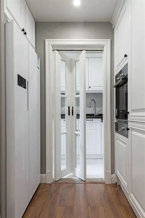 现代风格厨房折叠门装修效果图 铝合金玻璃门图片-门窗网