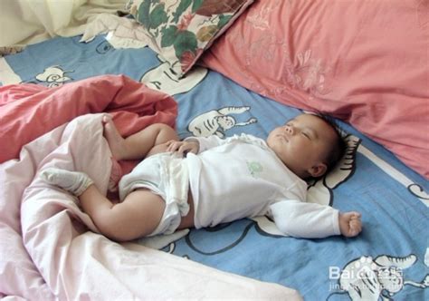宝宝睡觉蹬被子怎么办-百度经验
