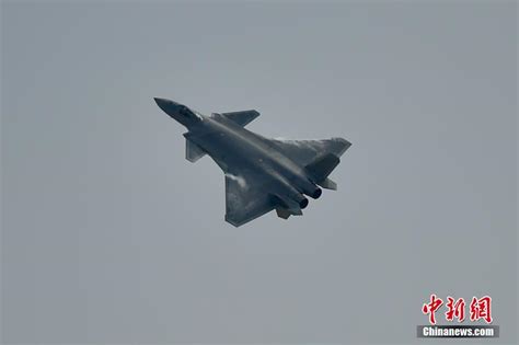 中国第五代战机歼-20的飞行视频 (视频) - 俄罗斯卫星通讯社