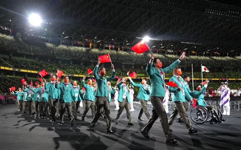 新闻8点见│东京残奥会开幕！多图回顾中国代表团入场时刻 - 封面新闻