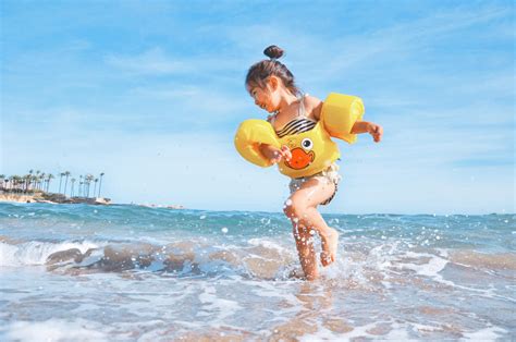 小孩海边素材-小孩海边图片-小孩海边素材图片下载-觅知网