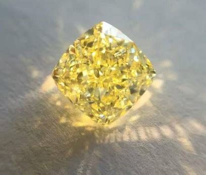 『珠宝』全球一周：2颗19世纪欧洲贵族黄钻将在日内瓦拍卖；Alrosa 发现一颗34.17克拉 Fancy Vivid Yellow 黄钻原石 ...
