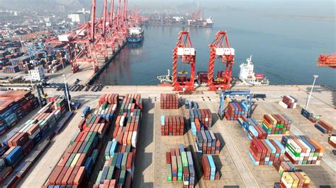 江苏省人民政府 图片新闻 连云港：2月份完成货物吞吐量同比增长6.1%。