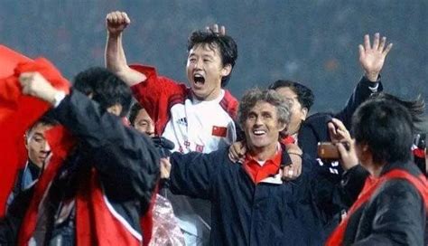 2002年中国男足打入世界杯，大功臣不仅是米卢，还有香港的霍英东