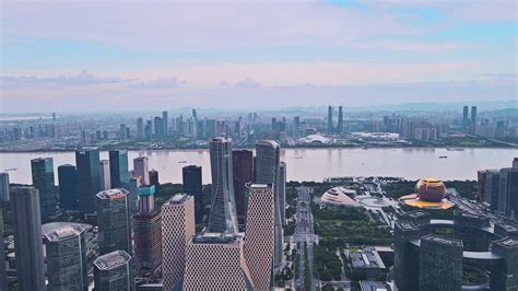 4K延时杭州CBD钱江新城商务大楼高楼蓝天白云视频实拍视频特效素材-千库网