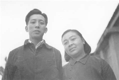 丁玲：与两位男友同居，为叛徒嫌犯狱中产女，后嫁给小13岁的陈明_胡也频_冯雪峰_弟弟