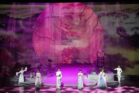 中国东方演艺集团有限公司咏歌汇《千年一声唱》在上海成功上演