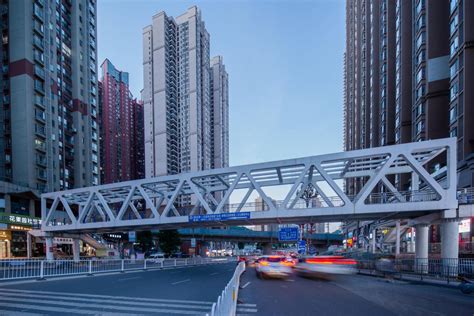 贵州大型城市综合体花果园：“三网融合”落实城市公交优先发展战略 | 每经网
