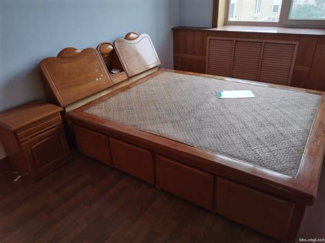 大连华丰 Z61A型号床头柜 进口水曲柳材质现代中式卧室家具