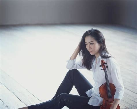 日本知名美女小提琴手宫本笑里迎33岁生日 - 日本通