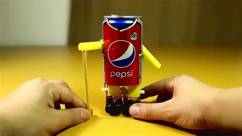教你制作一个易拉罐走路机器人，好玩