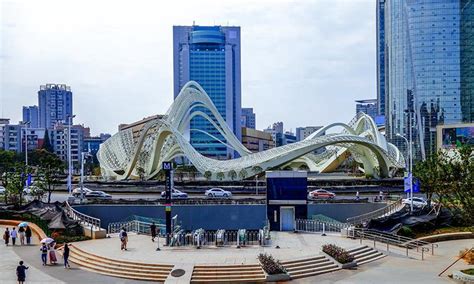 亚洲最大城市综合体：武汉光谷广场综合体完工