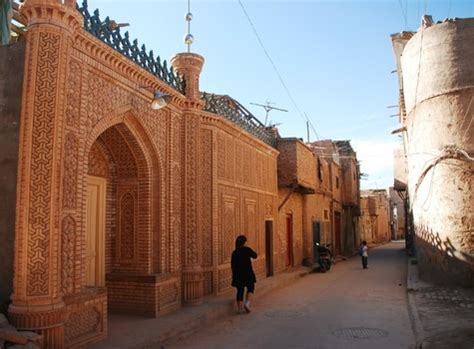 古城喀什，建筑风格独特，美食丰富多彩，是夏日旅游好地方|喀什|古城|建筑_新浪新闻