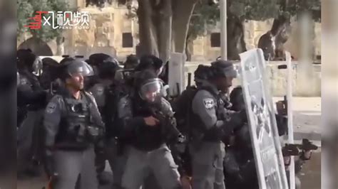 巴勒斯坦民众与以色列警察再度爆发冲突，致300余人受伤_凤凰网视频_凤凰网