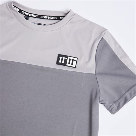 Camiseta Poly Cut and Sew Domino – Gris Sombra / Gris Vapor | 11 Degrees ES