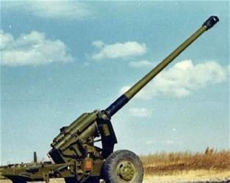 越军使用M-46型130毫米重型加农炮实弹射击！_新浪新闻